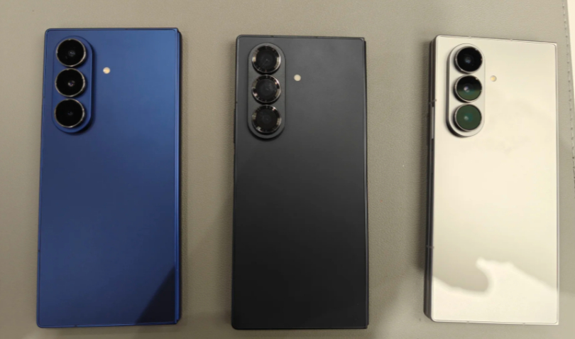 三星 Galaxy Z Fold7线下摸到了，确实轻确实薄，也确实贵[捂嘴哭][