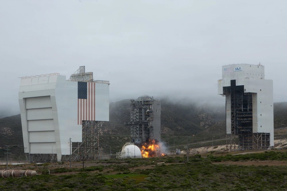 SpaceX出事了！SLC-6发射台发生爆炸后倒塌！ 