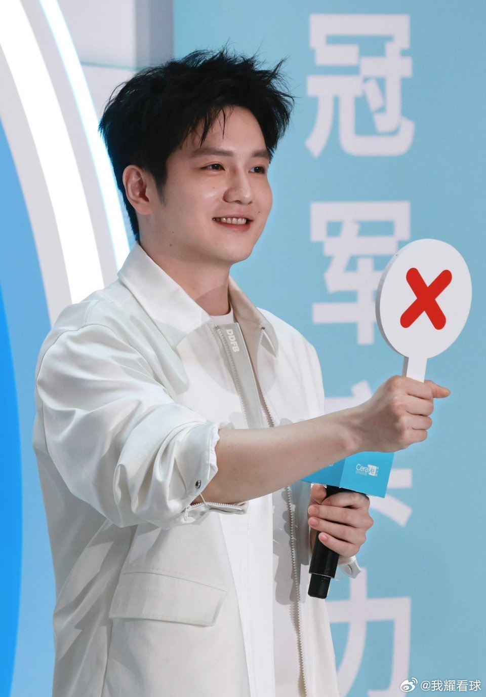 樊振东发文抵制偷拍 东哥这条发文体面又克制，看了下一点过激的言辞都没有，他就算再