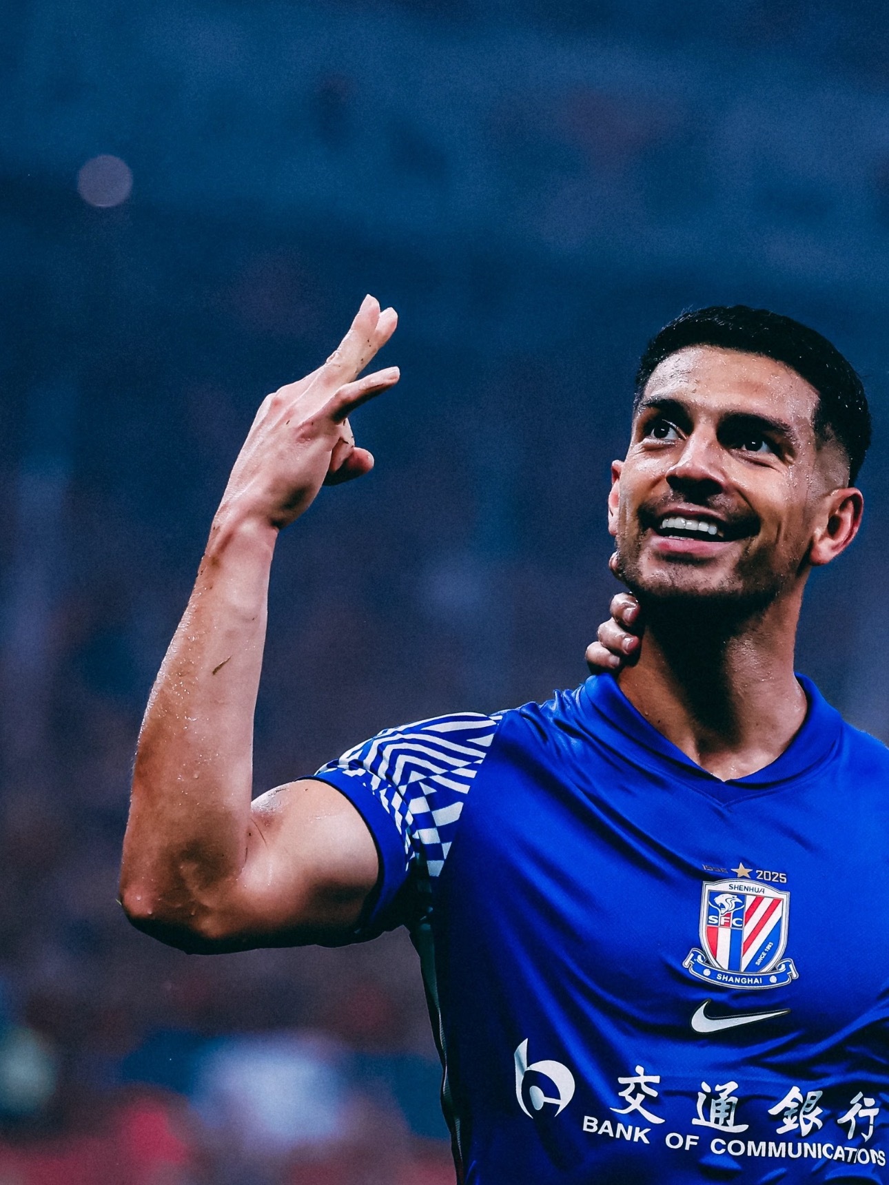 2026年初，上海申花官宣外援安德烈·路易斯合同到期离队，没想到这场常规人员更迭