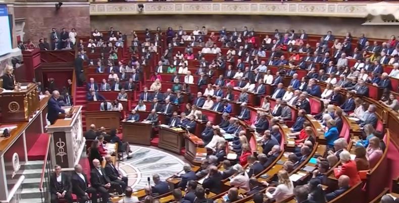 反美、反北约、亲巴勒斯坦
梅朗雄的“国际赌注”可能毁掉法国
三极混战格局已定
梅
