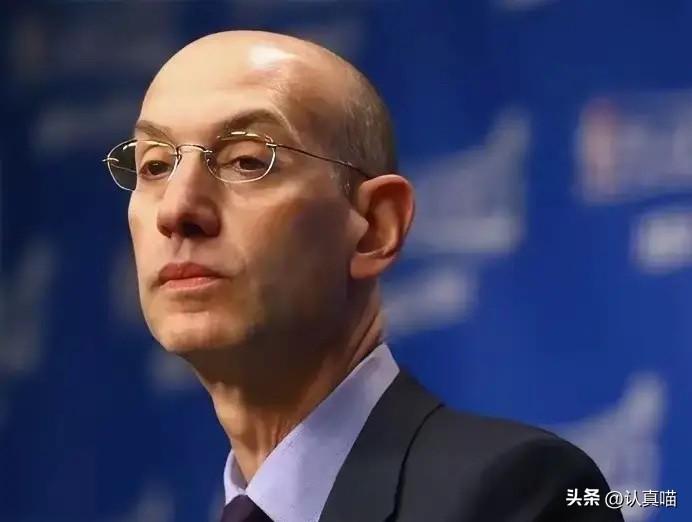 亚当肖华这下尴尬了
不是因为尼克斯1.2秒绝杀马刺，而是马刺自己把到手的胜利活活