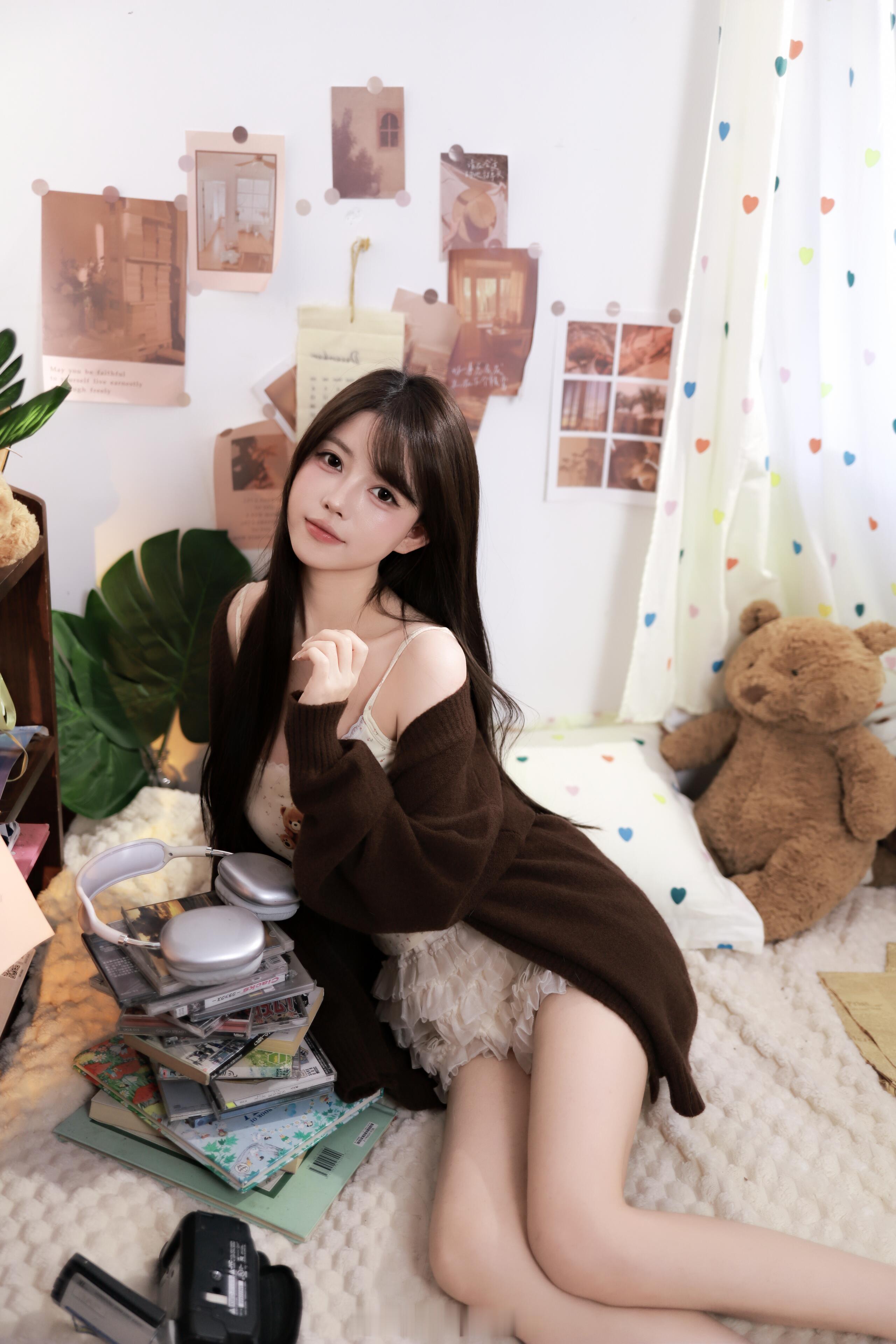 「少女写真，光影是灵魂。我们专注于用光线勾勒轮廓，用阴影塑造层次，为你呈现最纯粹