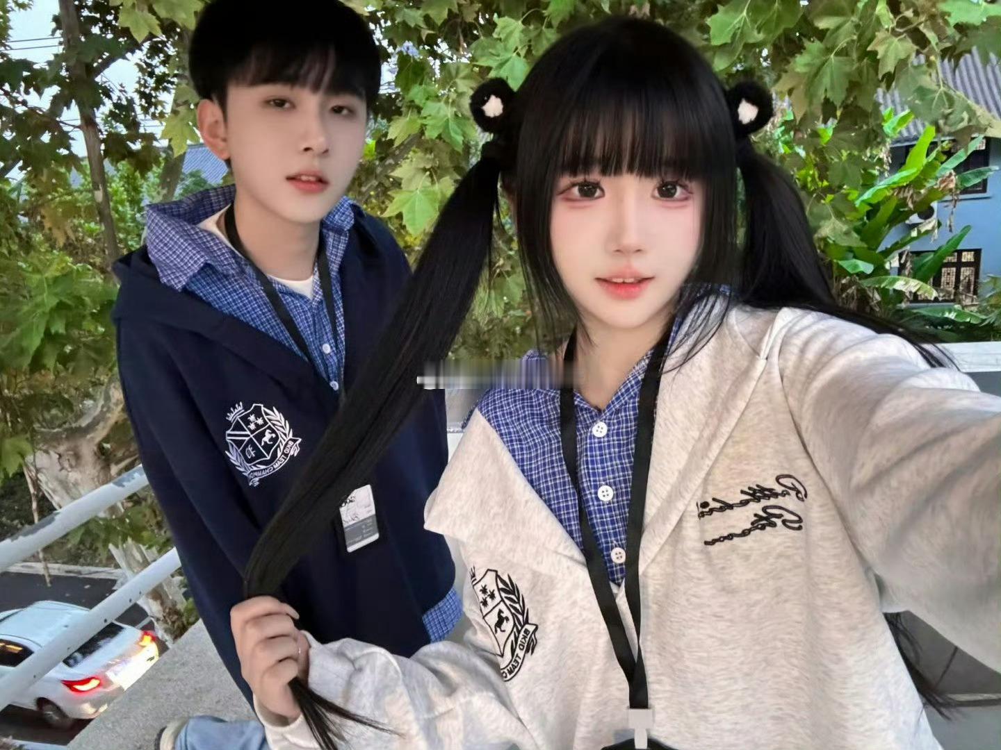 杨清柠 王乐乐 杨清柠离婚后，又跟王乐乐拍合影，这是准备复合吗？他们的粉丝都长大