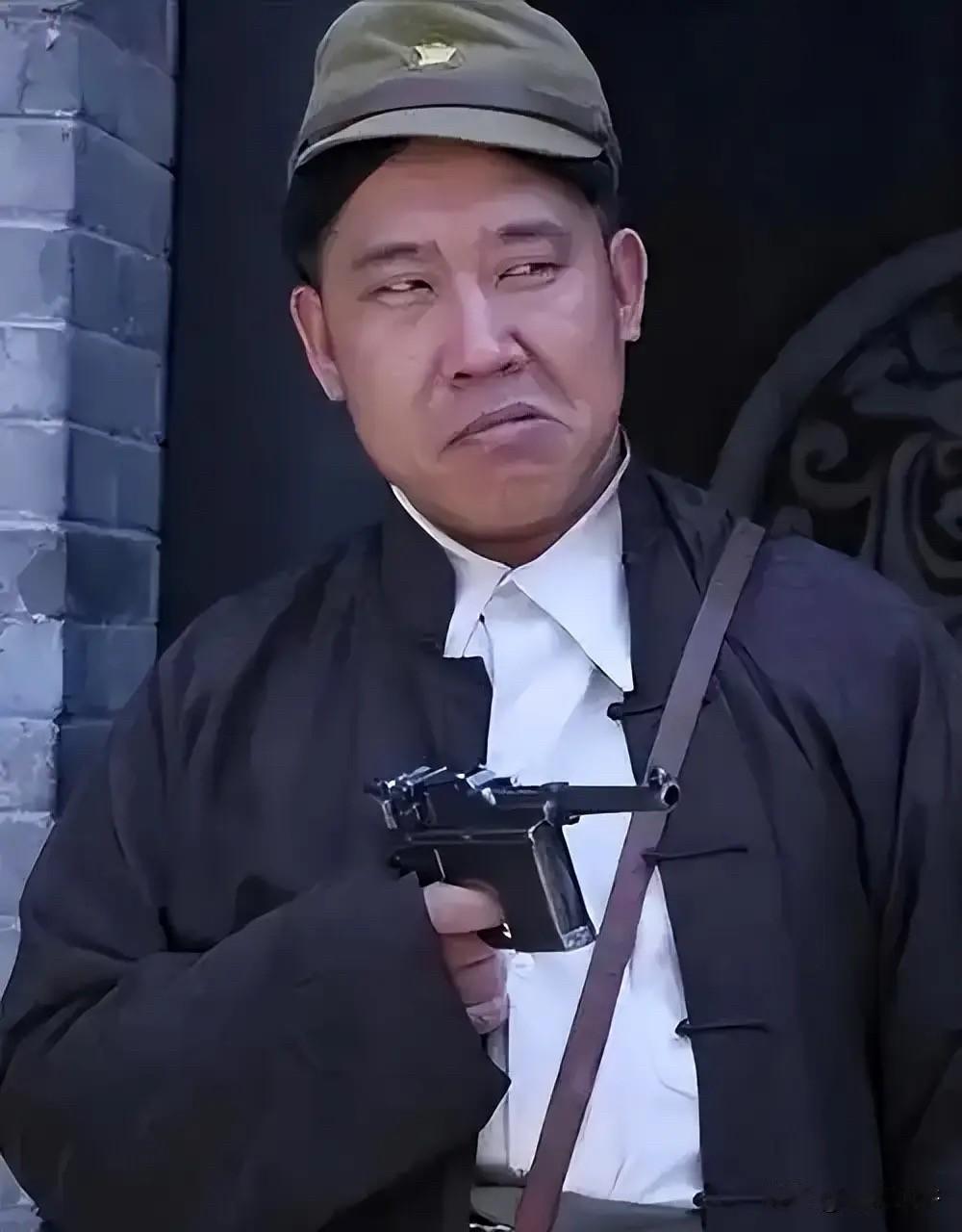 演了一辈子坏人，68岁的杜旭东却是最硬气的爹，女儿怀孕6个月遭前夫冷暴力，他拍板