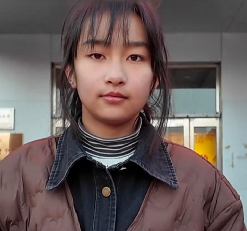 宁夏吴忠13岁女孩救人获官方认定，

年龄争议引讨论，

后续奖励待揭晓。

宁