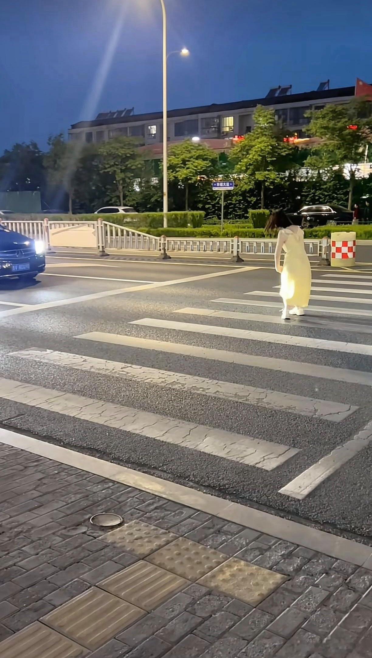 女朋友喜欢跟风拍热梗，还能过么 