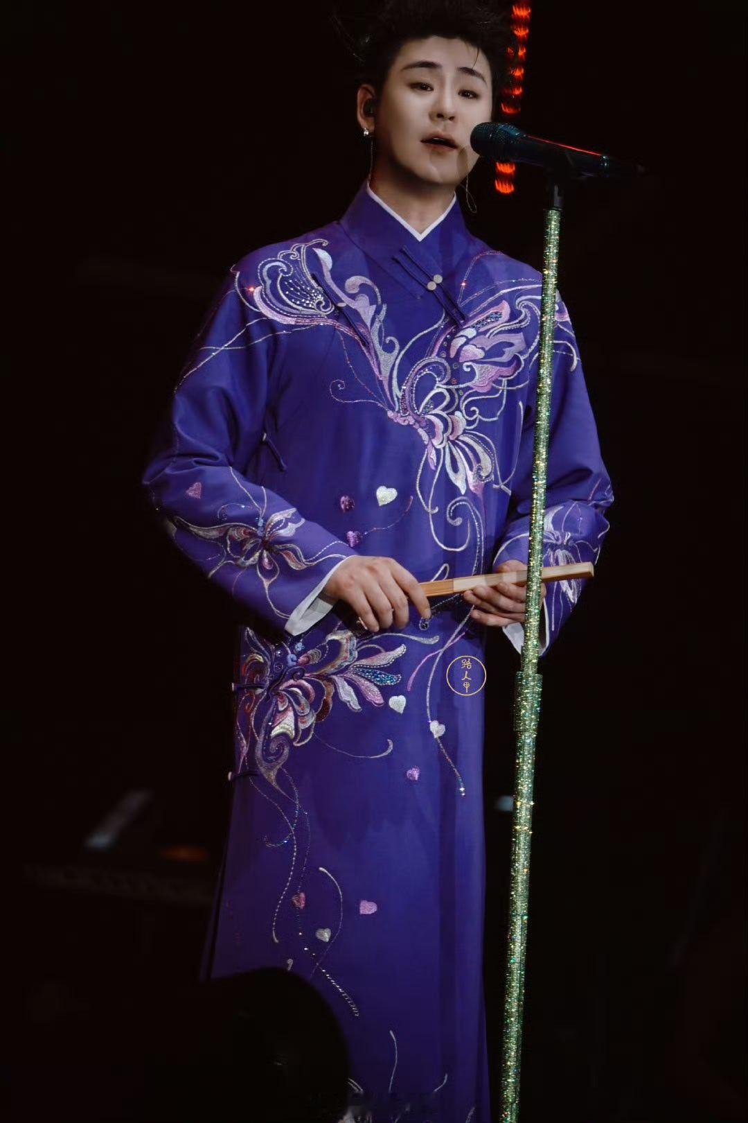 张云雷靠近你演唱会天津站 🍋张云雷靠近你演唱会      今天写张云雷靠近你演