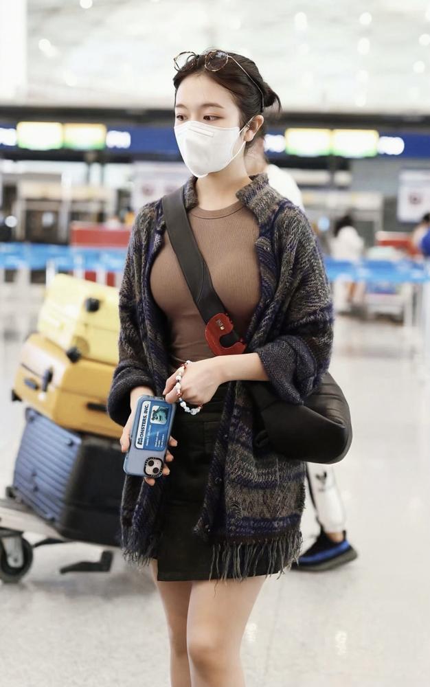 被男主拒抱，靠梯子抬走，李兰迪这口气咽了7年。
 
换做是你，这口气咽得下去吗？