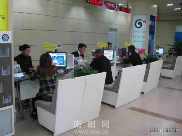 我新买的手机，把我家里那个手机给了我弟弟，我说你拿你身份证到移动大厅去补卡，他非