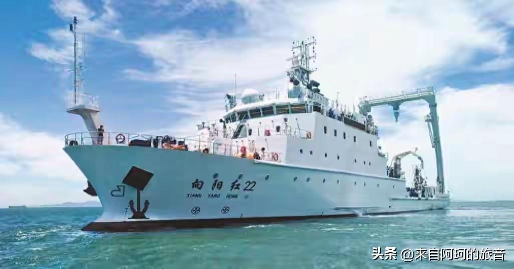 日本和菲律宾隔着一个台湾岛，这两个国家坐到一起谈海上划界。日本想把东海划走大半，