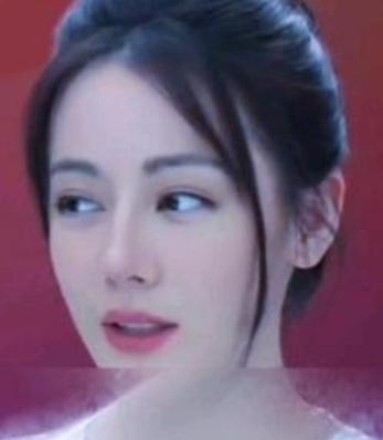 为了出演电影《功夫女足》中的女足前锋“钰珑”，迪丽热巴接受了三个月的封闭特训。在