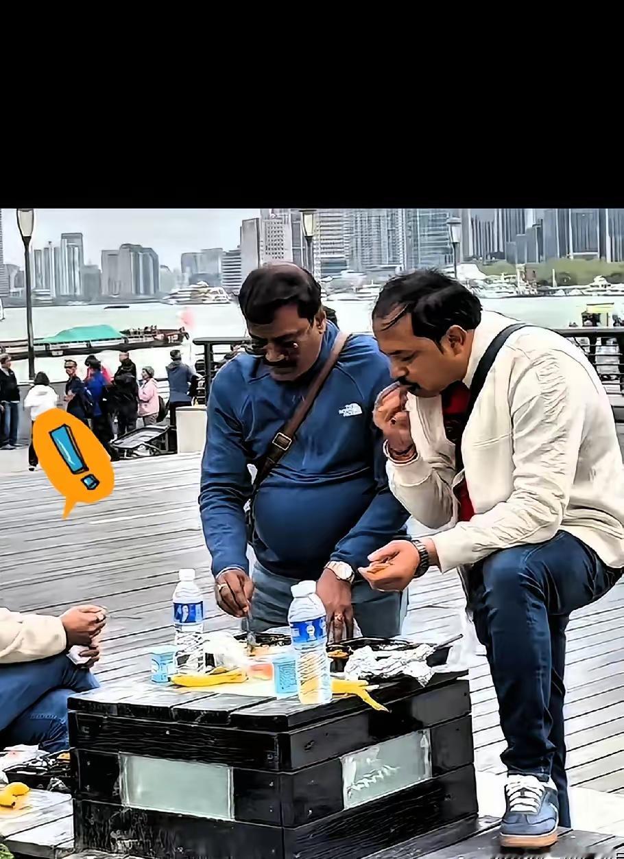 最近看了很多都是关于印度人来华的事情，印度啊三的卫生情况确实堪忧，无论在哪里都是
