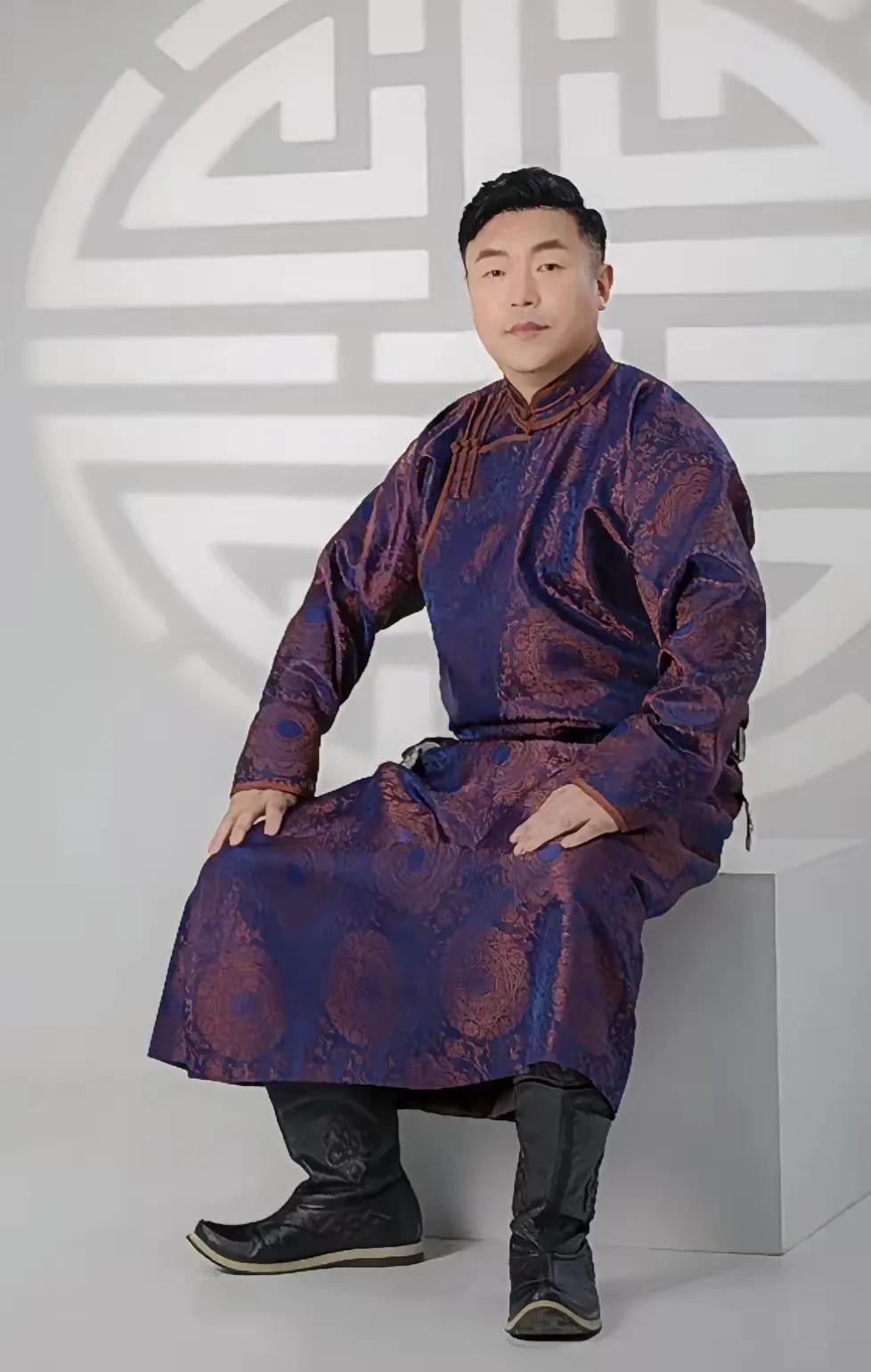 那尔那茜以179分的高考成绩进入名校，已然让公众感到震惊和费解，然而更令人瞠目的
