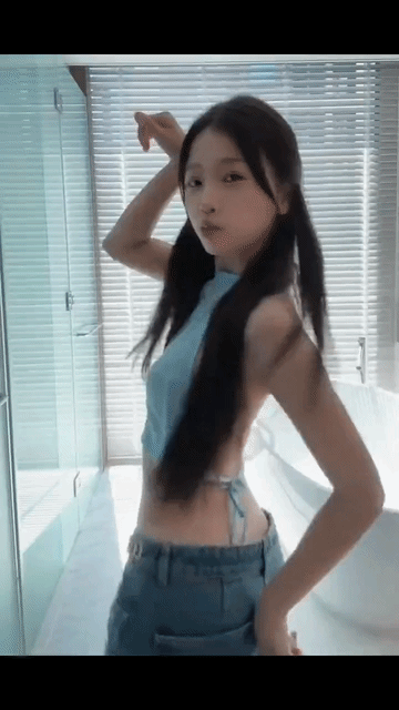 白鹿演蚌精vs虞书欣演蚌精欢迎进入擦编钕腥腥子的世界，包你满意 