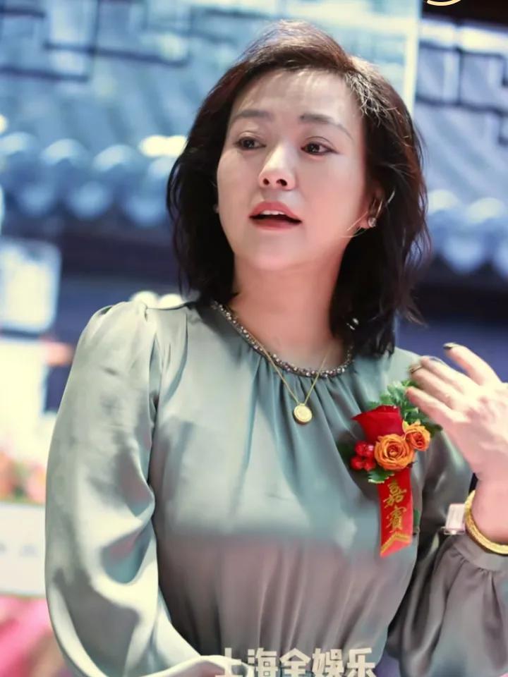 郝蕾疑讽威利斯影后无含金量？辛芷蕾 6 连反问硬刚
娱乐圈的奖项争议从未缺席，近