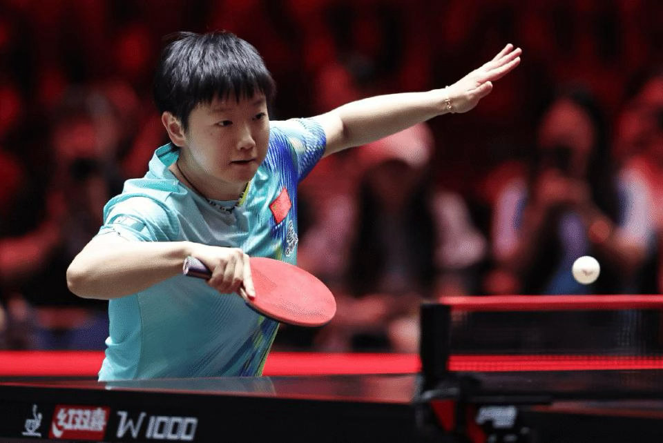 孙颖莎vs蒯曼 国乒巅峰内战：孙颖莎vs蒯曼。历史6胜2负，但近3战2负：香港、