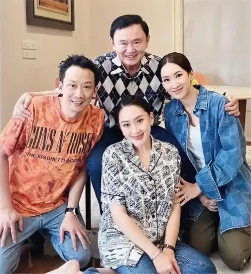 泰国他信家族出了三位总理，他信，他妹妹英拉，他小女儿佩通坦，其实他信家族还有一张