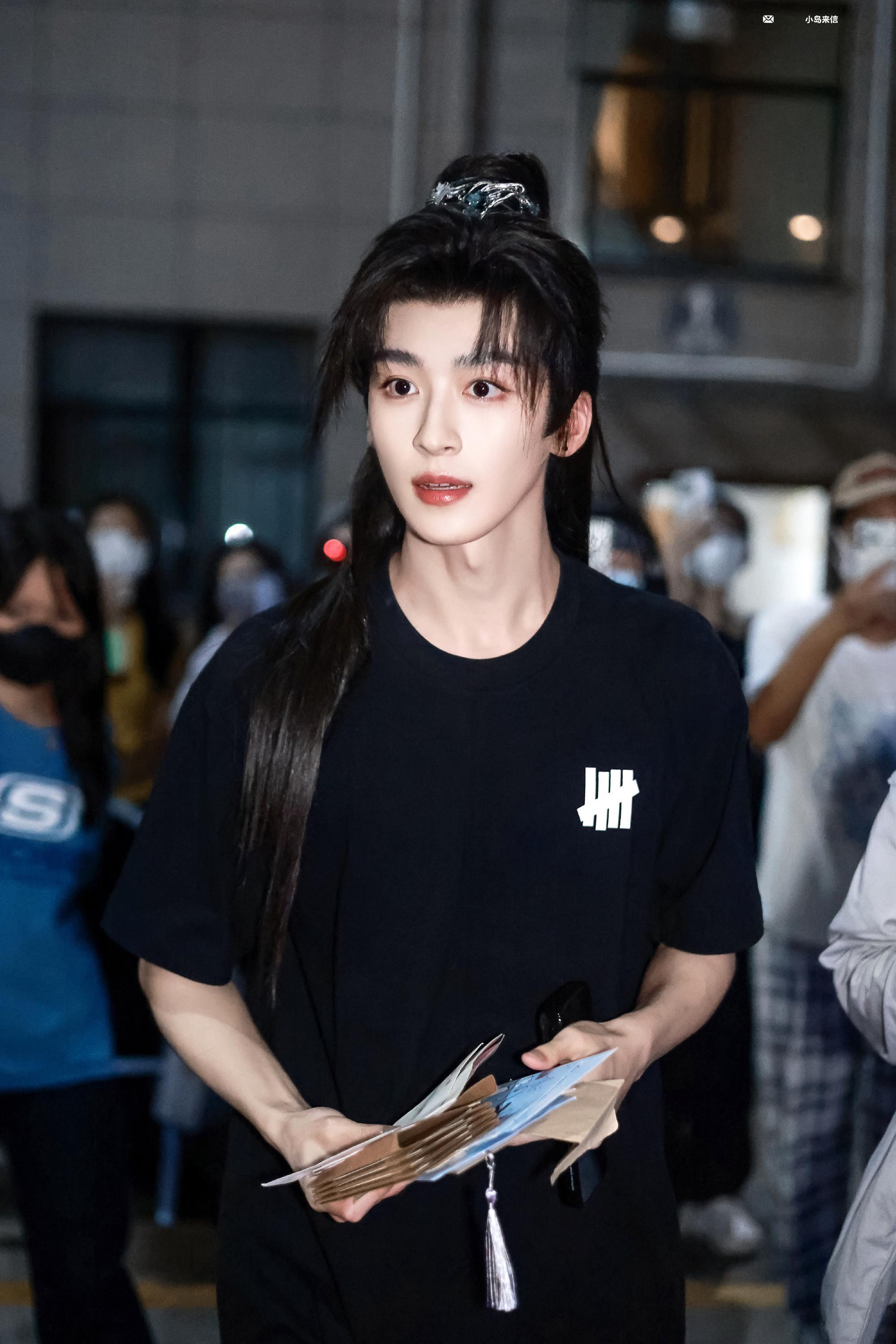 何洛洛 💙何洛洛千夜奇谭 💙何洛洛玉子墨 未来或许充满未知与挑战，但我坚定不