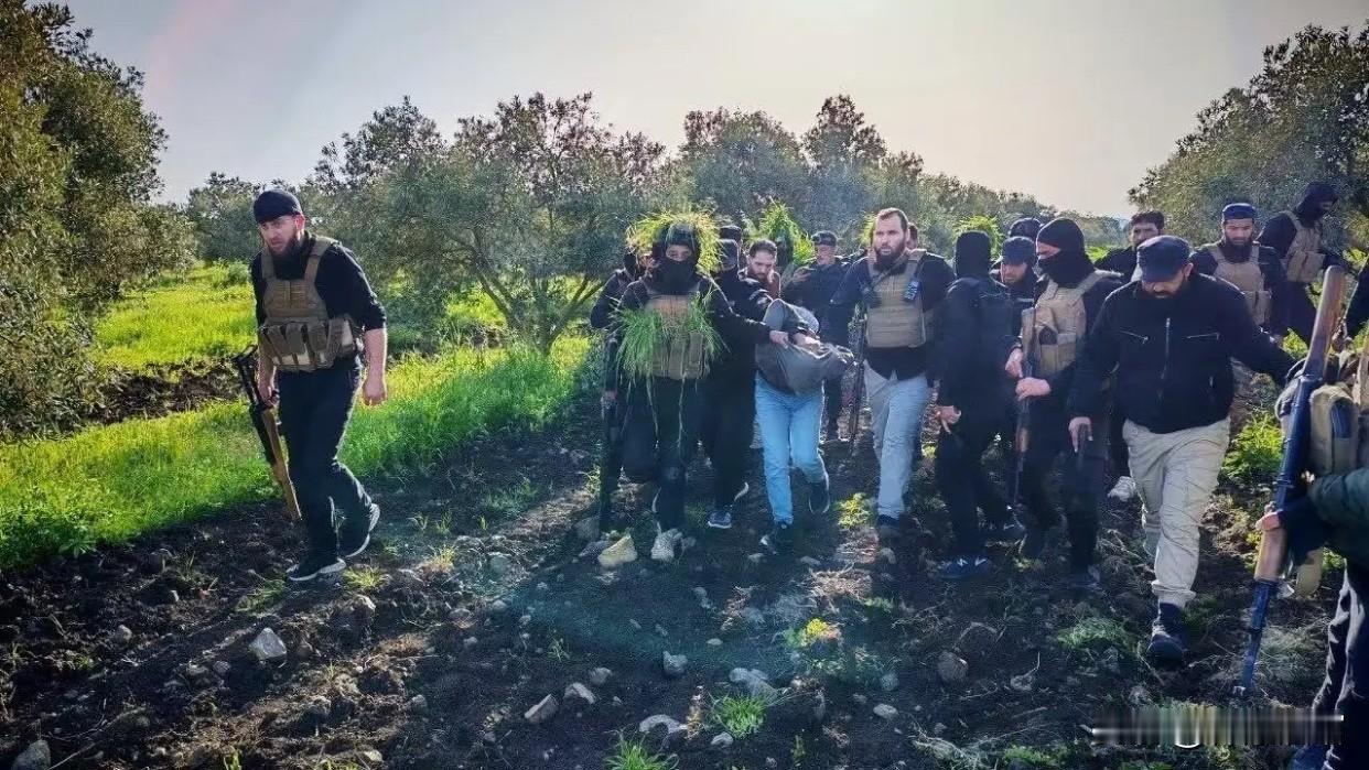 黎巴嫩真主党火箭炮部队借道叙利亚偷袭以色列行动失败，被叙利亚安全部队缴械。
据叙