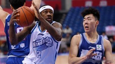 [CBA]青岛主场大胜宁波 送给对手16连败
北京时间3月7日，CBA常规赛继续