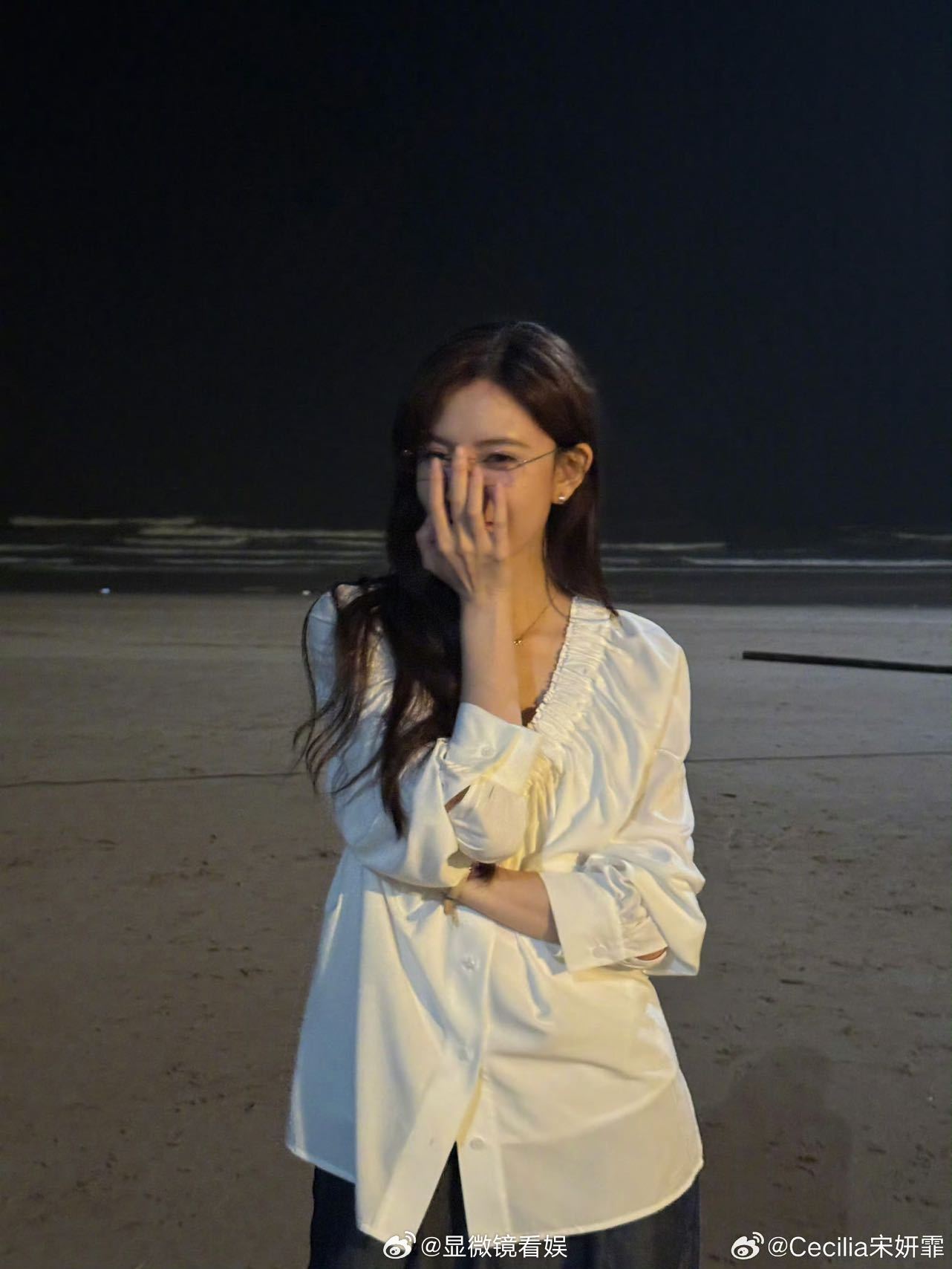 宋妍霏真名梅倩仪 演员宋妍霏在新剧杀青分享中谈及个人本名梅倩仪，大众熟知的宋妍霏