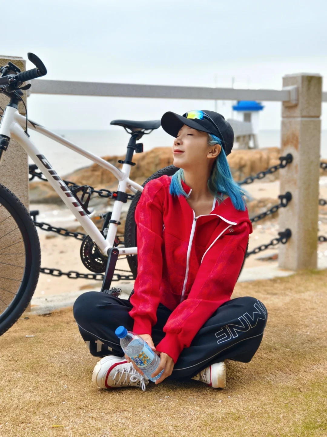 带着青泉赋巴马水骑进秋日里🚴🏻‍♀️