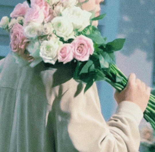 捧花少年💐 ​​​