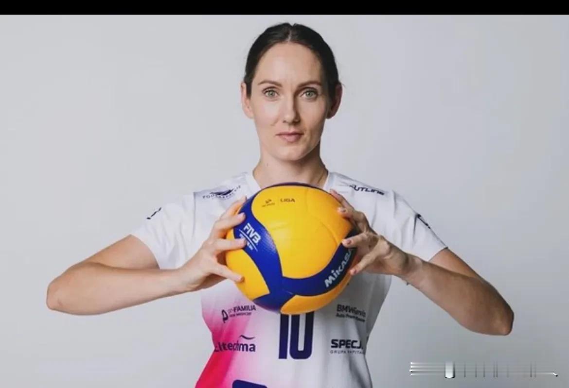 2024-2025赛季女排欧冠第四轮正赛小组赛第三轮A组，意大利🇮🇹科内利亚