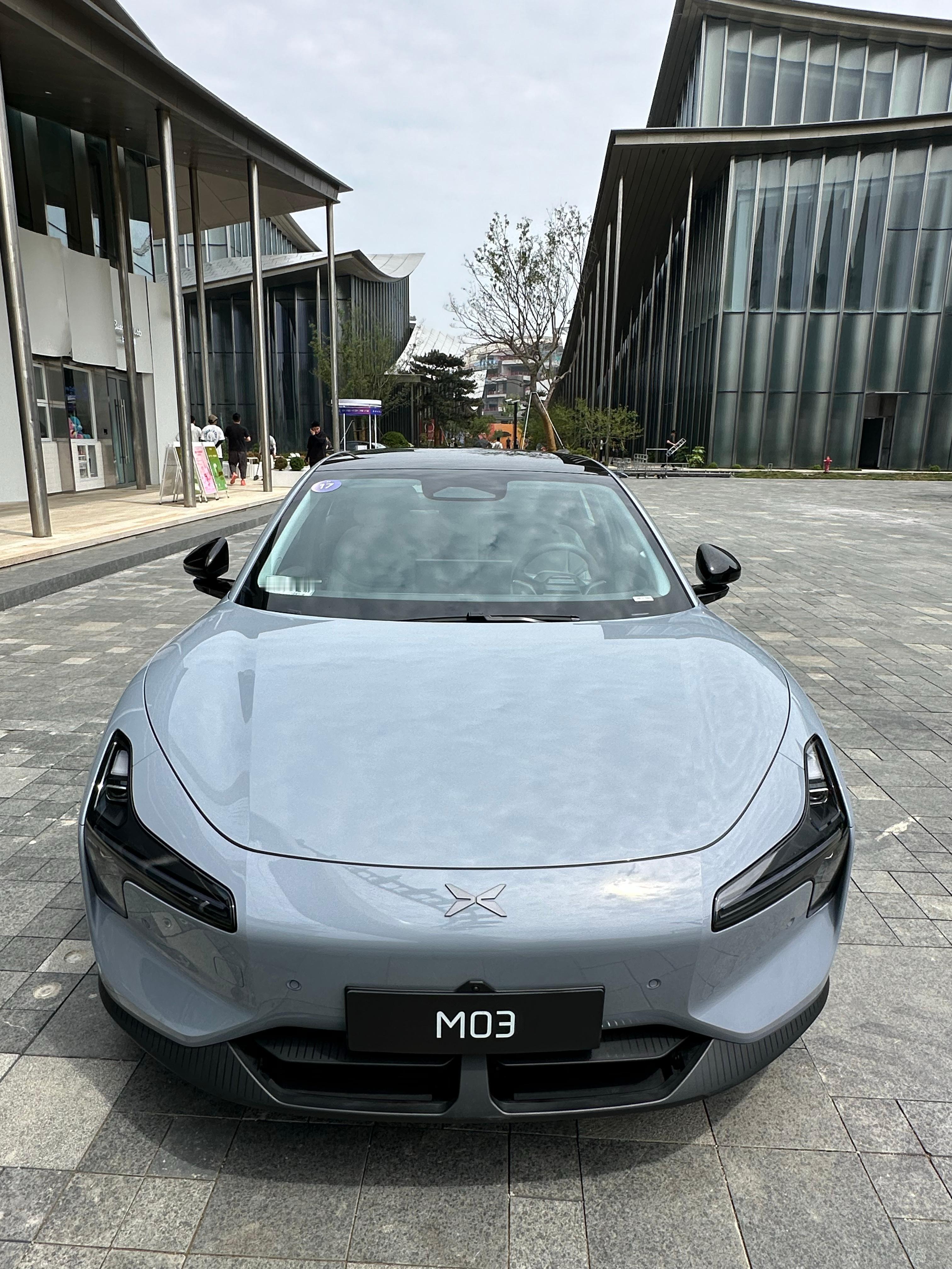 头部券商称小鹏MONA是15万唯一真智驾为啥这么牛？硬件上，它是15万级纯电A级