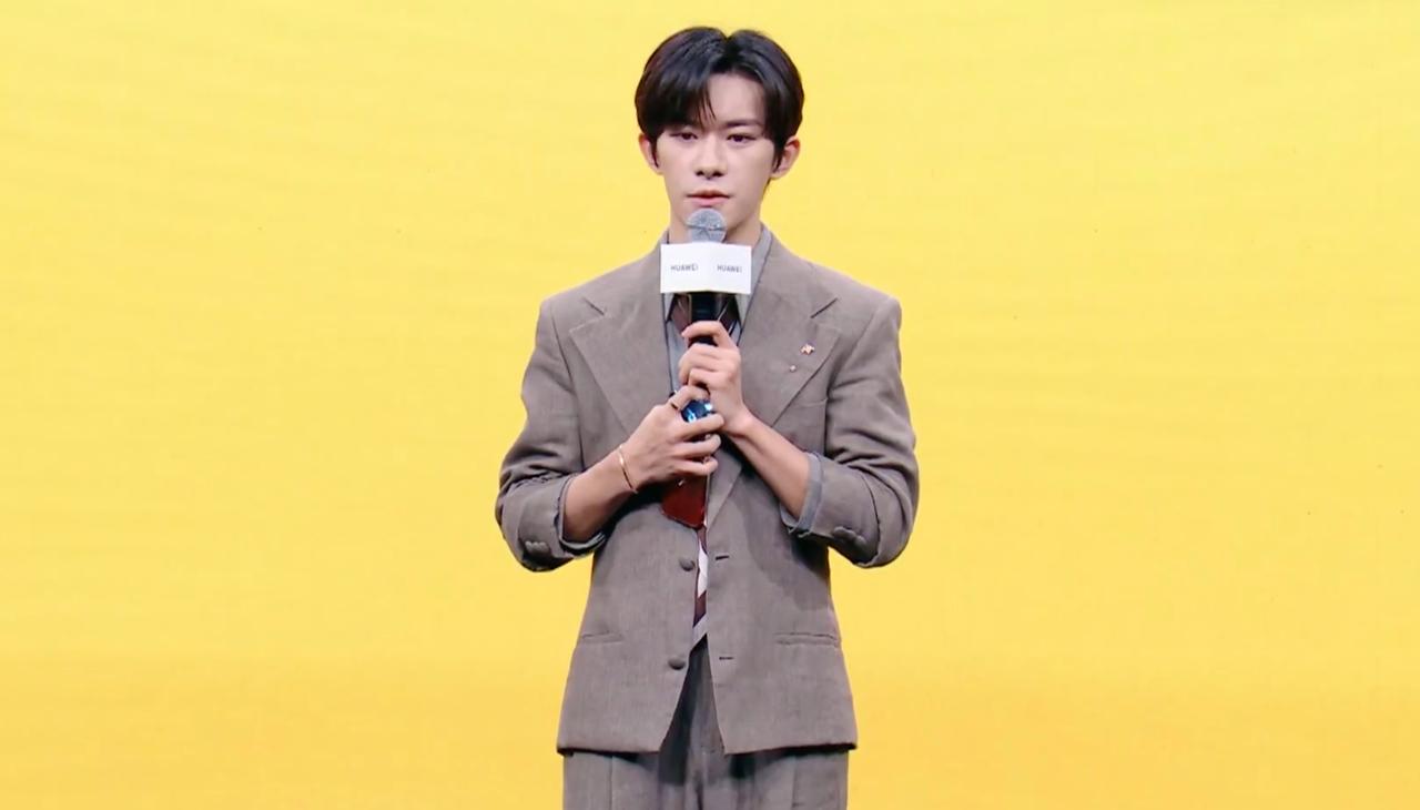 华为Pura系列代言人，易烊千玺也来了。
有点奇怪，之前的所有手机厂商的旗舰，都