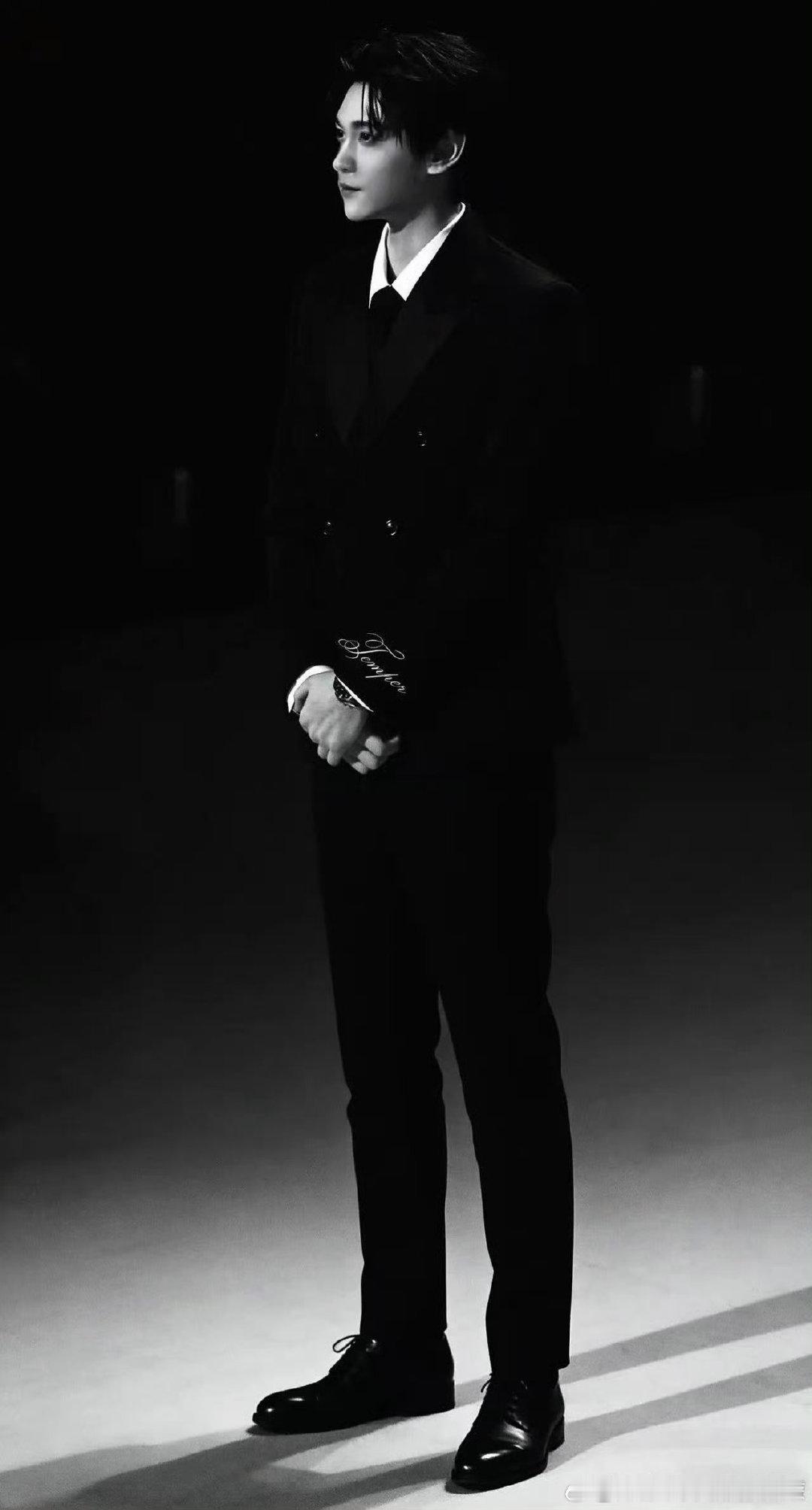 田栩宁站姐出图All cr logo评论区提名你的今日top产出👇 