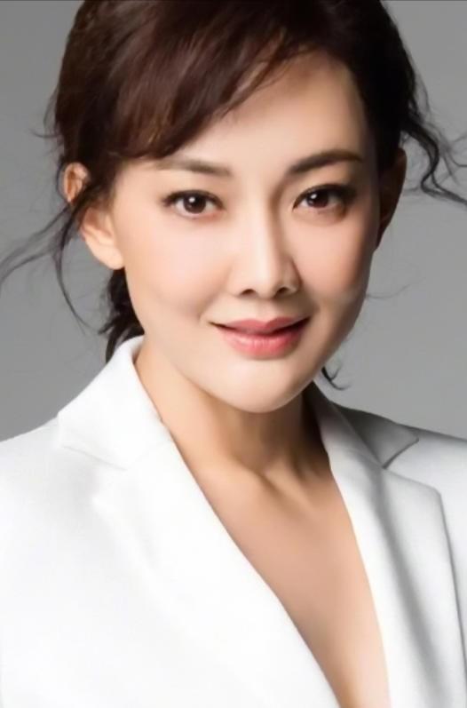 2007年，牛莉生下一女，在一次吵架的过程中，她怒气冲冲地问老公刘亚东：“你比我