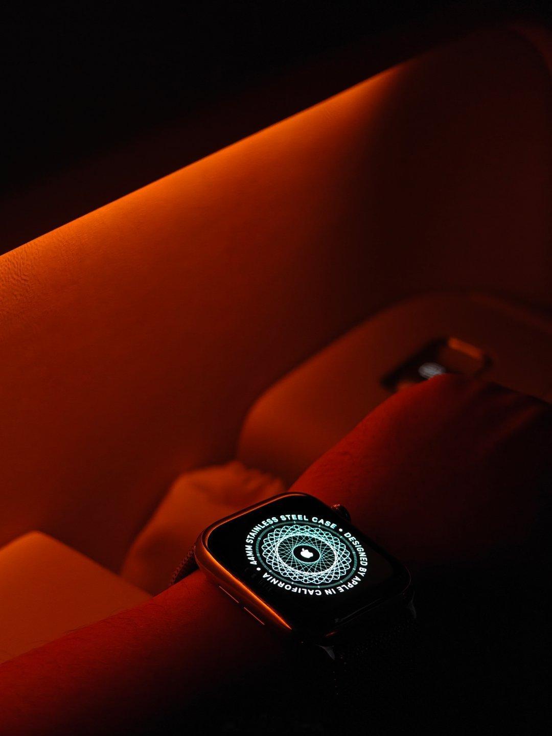 换表戴的一天…一直没有机会在完完整整地在无线局域网环境下更新 watchOS，所