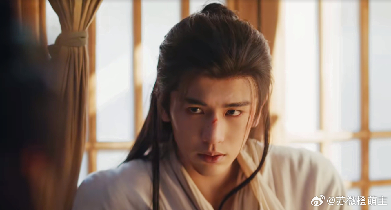 看逐玉第一集～先不说剧情咋样，张凌赫真俊啊🫣 