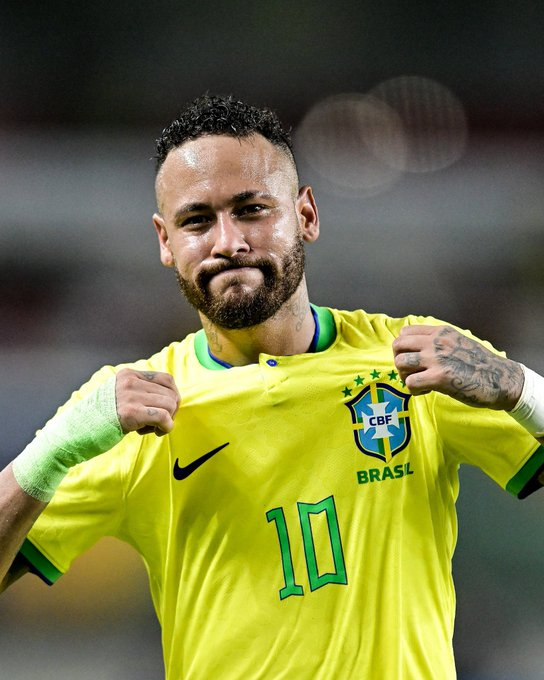 内马尔已被列入巴西队世界杯前最后两场友谊赛的预选名单。最终结果将在未来几天内公布