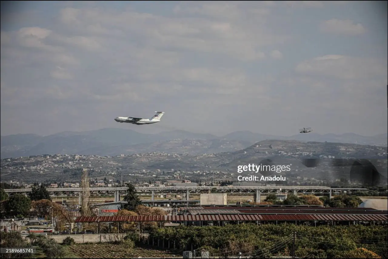 叙利亚 。俄赫梅米姆空军基地的空中活动