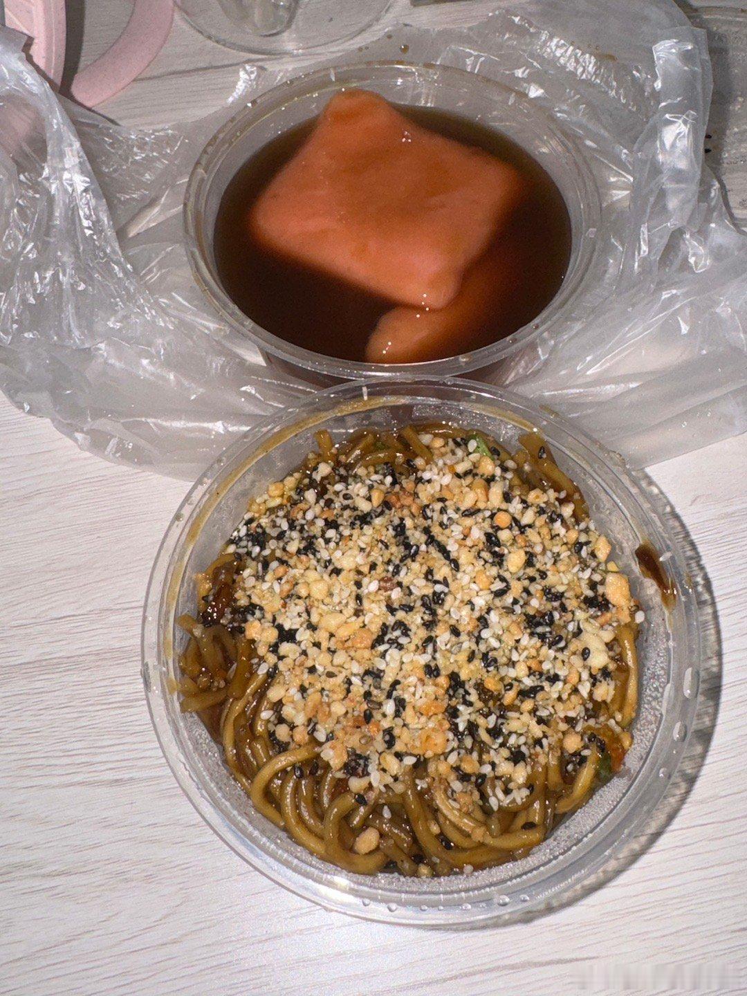 炒甜面 我来啦！！还有这种四方汤圆！！好好吃！小笼包跟烧麦还有潮汕炸物#美食分享