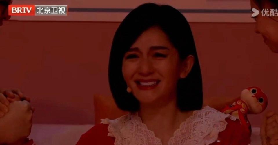 谢娜小品 谢娜共情能力好强，小品演到一半感觉已经绷不住了,超努力控制自己，想到自