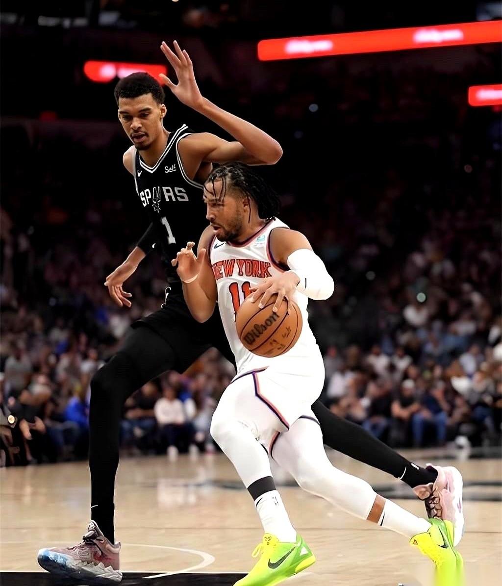 聊聊NBA季后赛那个恐怖的“30分俱乐部”。
过去20年，踩着尸骨山拿到总冠军的