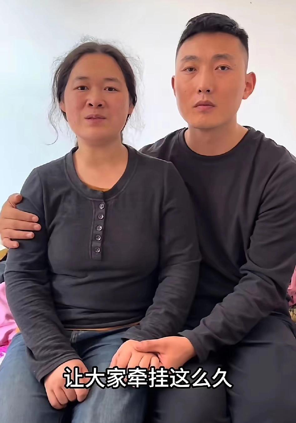 小玉跟大鹏沉寂了一段时间又出来了。
哎呀，以夹子音火的，那就将夹子音发扬到全世界