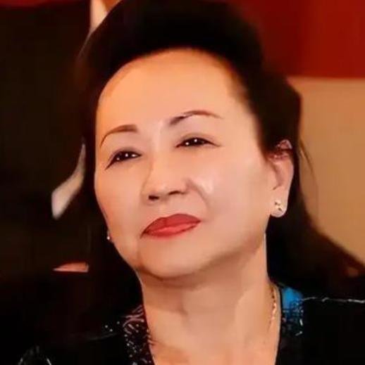 二审维持死刑！越南女首富张美兰狱中开出 200 万亿赎命，自诩下金蛋的鹅，资本真
