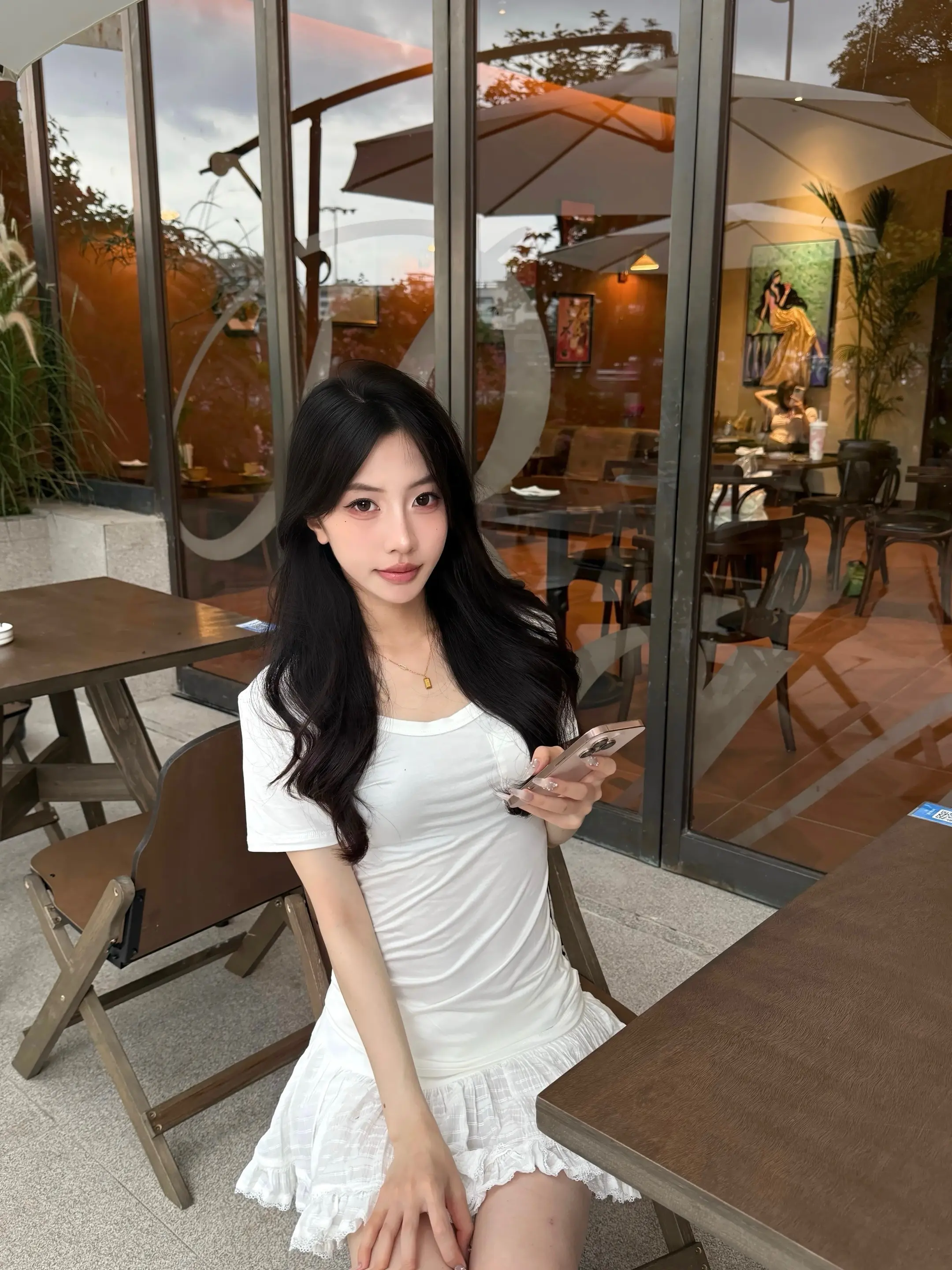 嘴上说喜欢我的人太多了 如果我说我饿了他们也只会说快去吃饭吧