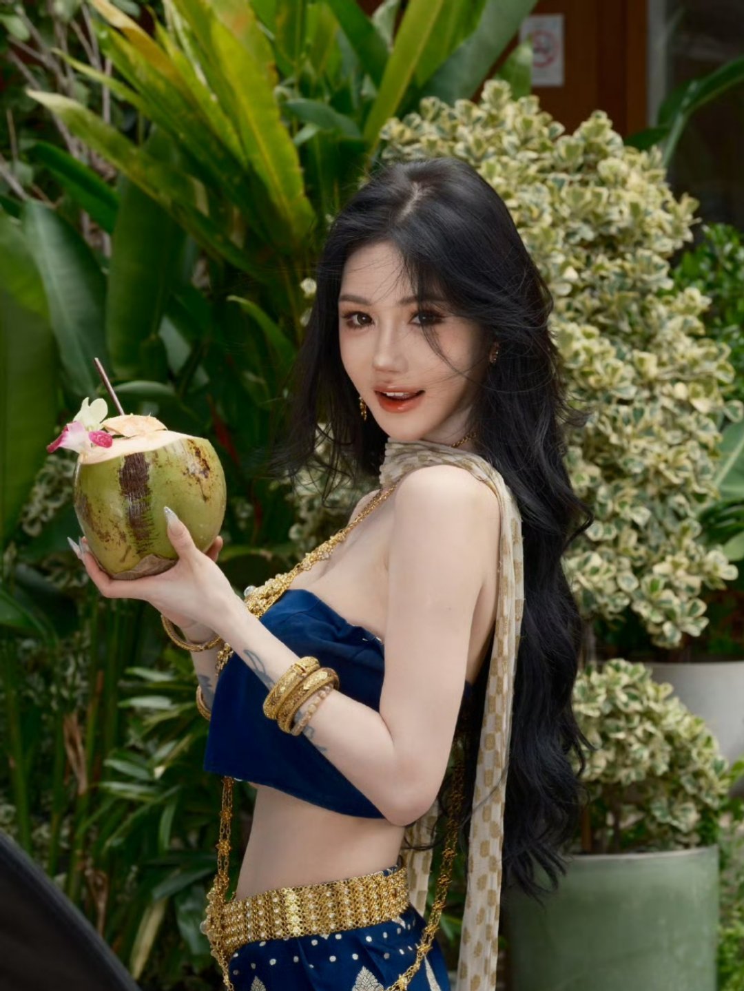 小婉自曝整容 网红薛小婉直播承认整容，在脸上花了很多钱，已经达到小换头级别了。薛