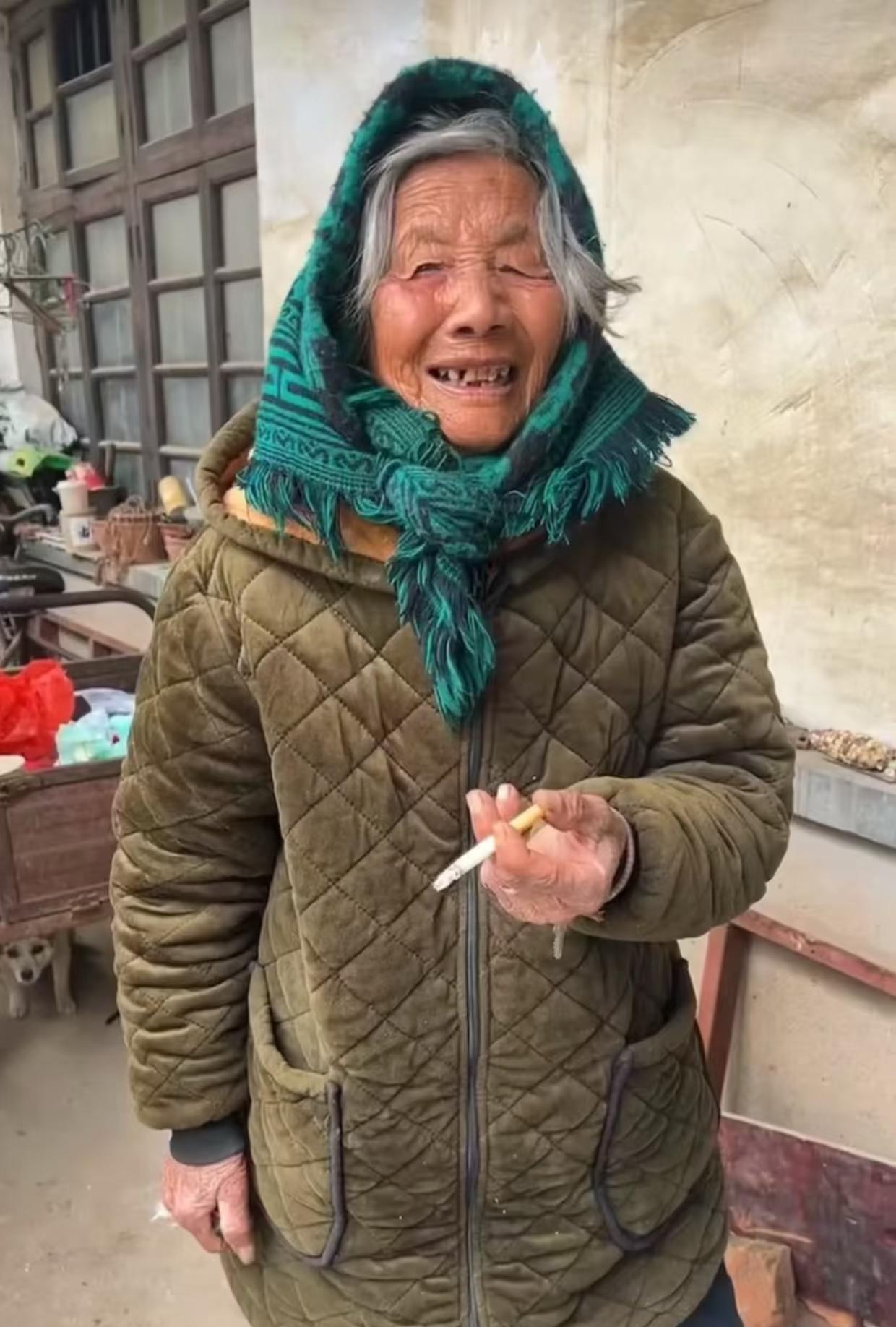 【寻人】帮转
“寻人启事：我的外婆在连云港海头镇海脐村走
丢，走丢时间，大概是昨