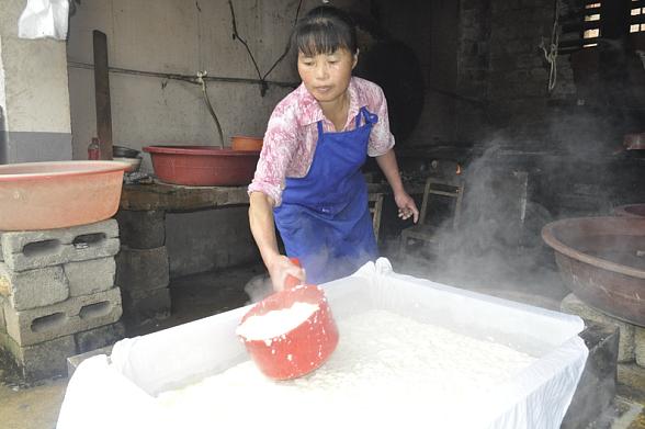 豆腐三味各有道，一地水土一味香——
 
说起做豆腐，门道真不少，常用的也就三种：