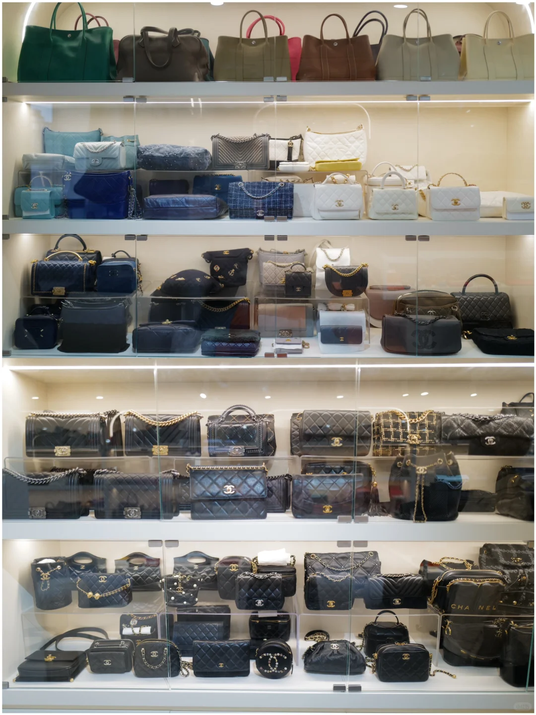 聪明人都来中古店买香奶奶啦~