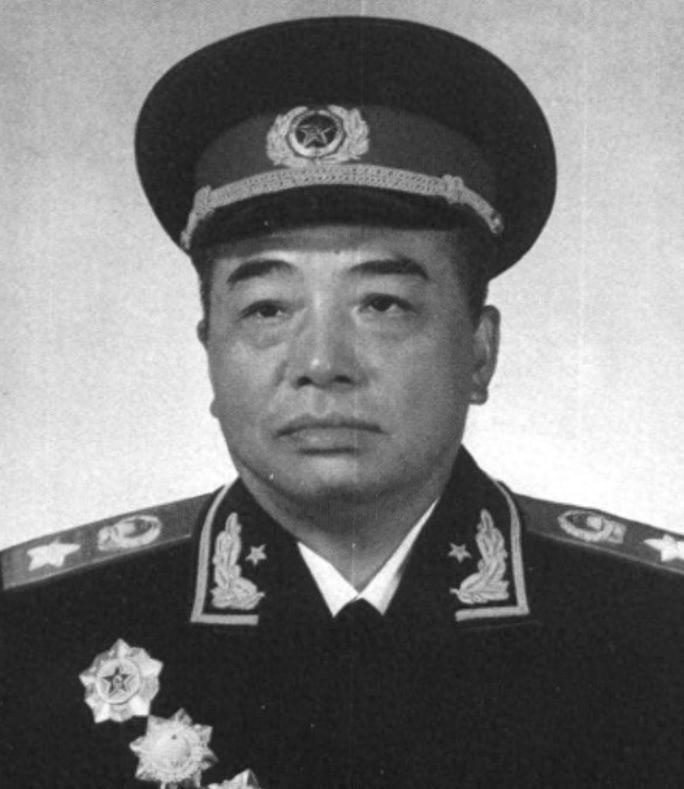 1974年彭德怀临终时叮嘱侄女彭梅魁，把他遗留的3000元遗产全部交给景希珍
1