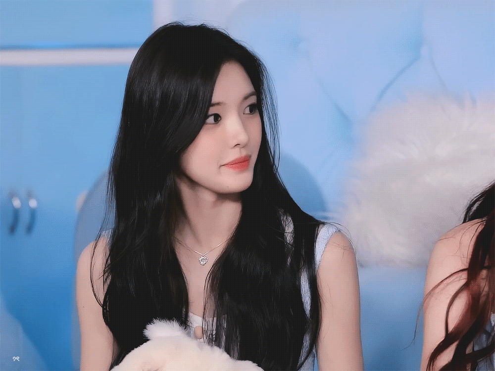 扫射恋姐癖那年，我躲在姐姐怀里，一声枪响都没听见.412hr_ 