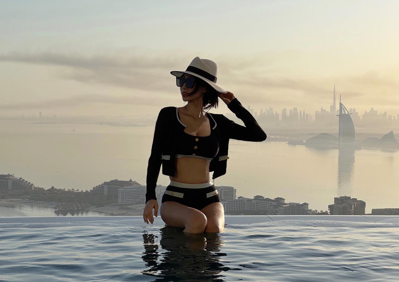 人生如画，简单就是最美的风景。
上热门 御姐 美女 穿搭